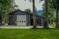 9586 MCMILLAN ROAD - thumbnail 4