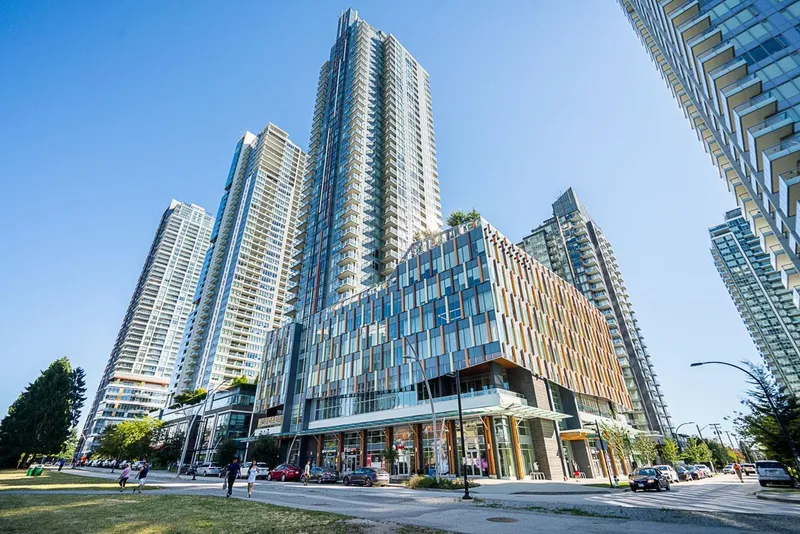 2902 4458 BERESFORD STREET - photo 1 of 25