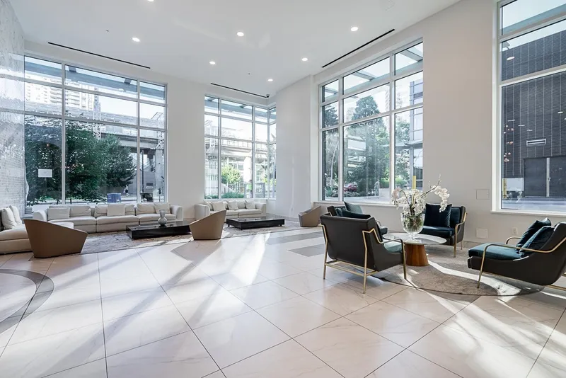 2902 4458 BERESFORD STREET - photo 4 of 25