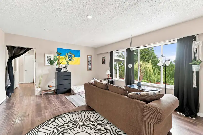 5825 JINKERSON ROAD - photo 4 of 40
