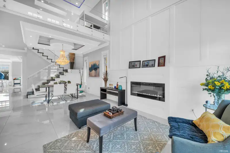 6428 SWIFT AVENUE - photo 4 of 40