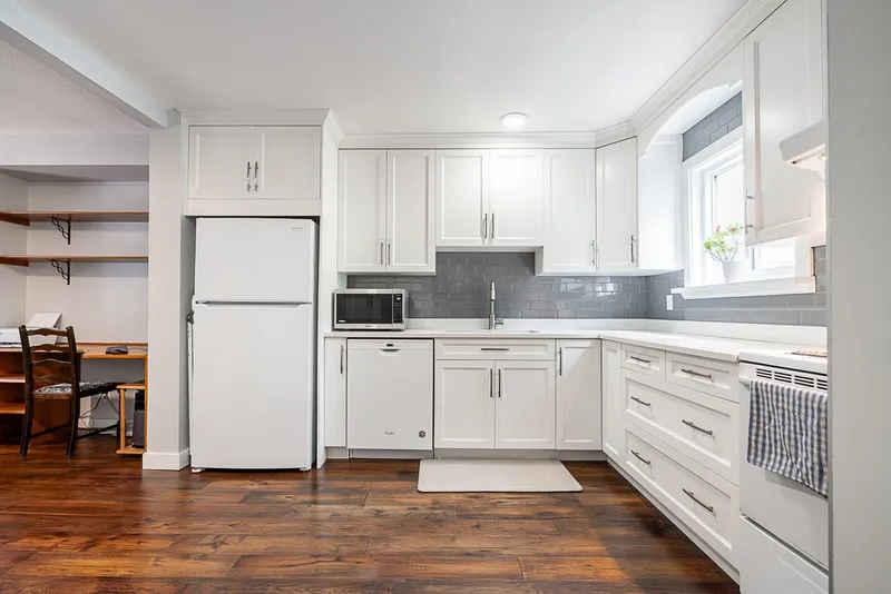 131 13710 67 AVENUE - photo 4 of 25