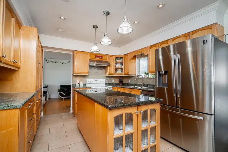 14523 89 AVENUE - photo 3 of 40