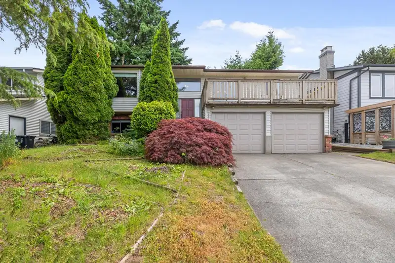 21220 93A AVENUE - photo 2 of 38