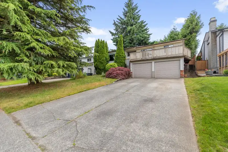 21220 93A AVENUE - photo 3 of 38