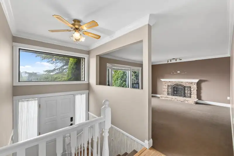 21220 93A AVENUE - photo 4 of 38