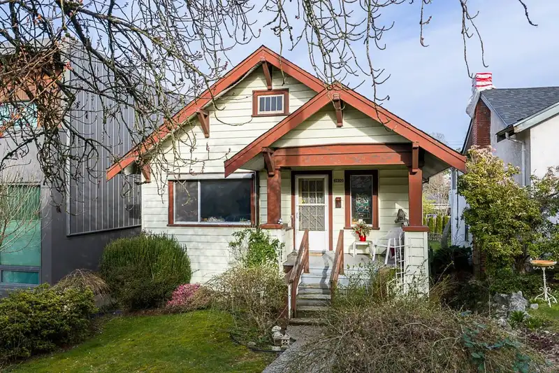 3832 HEATHER STREET - photo 1 of 39