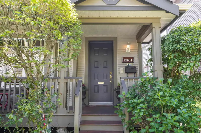 12942 16TH AVENUE - photo 3 of 39