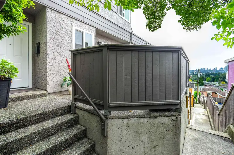 5138 HASTINGS STREET - photo 3 of 35