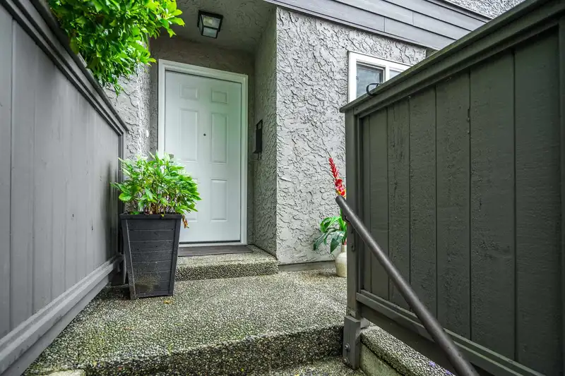 5138 HASTINGS STREET - photo 4 of 35