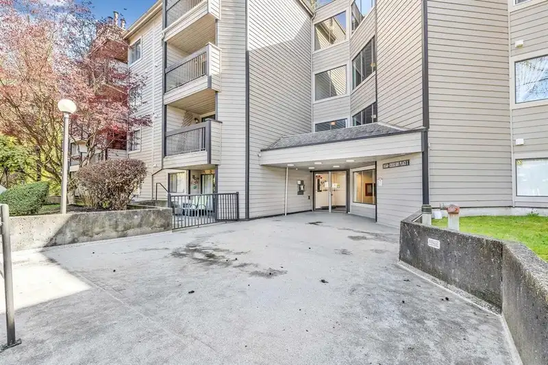 105 10560 154 STREET - photo 3 of 25