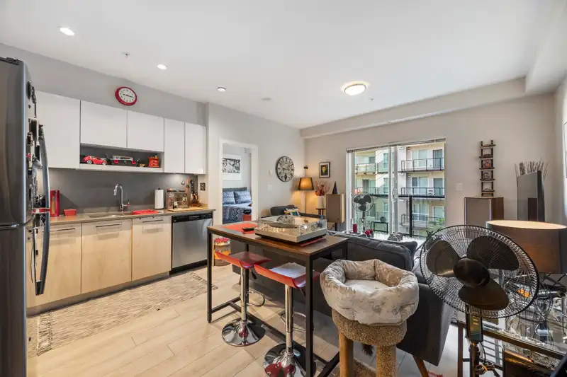 13768 108 AVENUE - photo 1 of 40