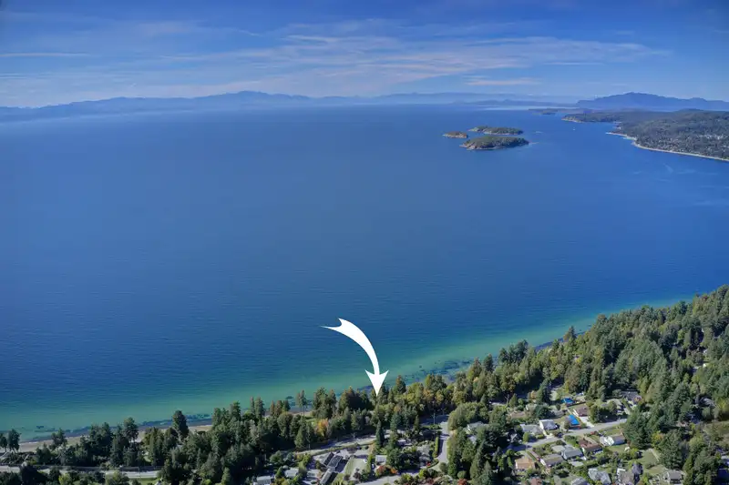 4947 SUNSHINE COAST HIGHWAY - photo 1 of 34