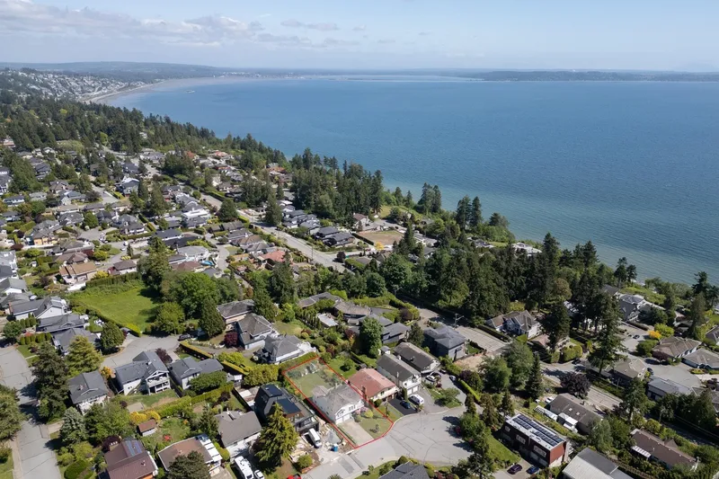 1414 132B STREET - photo 2 of 25