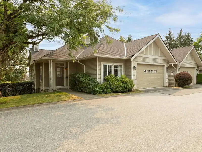 7 16920 80 AVENUE - photo 1 of 30