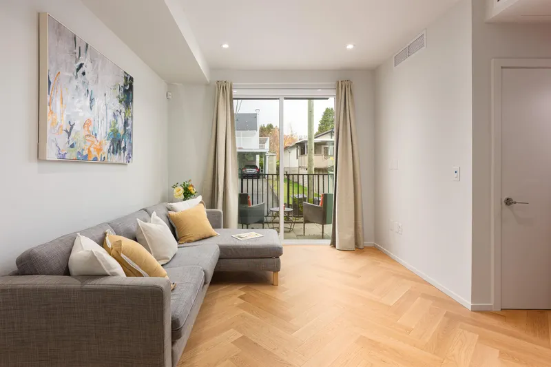 173 805 W 49TH AVENUE - photo 3 of 25