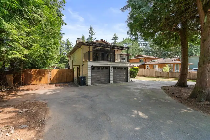 3984 202 STREET - photo 2 of 35