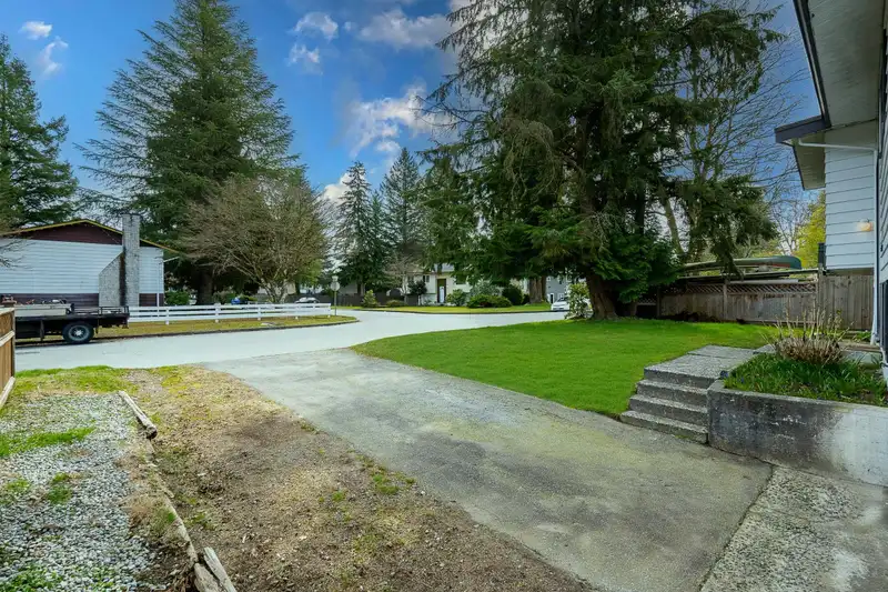 11671 211 STREET - photo 4 of 35