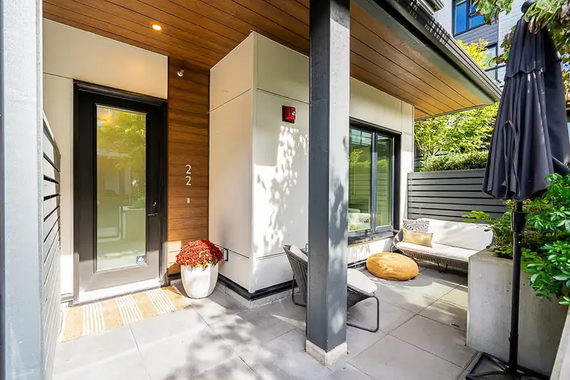 22 528 E 2ND STREET - photo 1 of 33