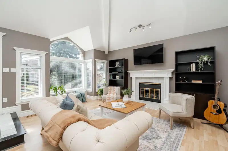 2653 KLASSEN COURT - photo 4 of 40