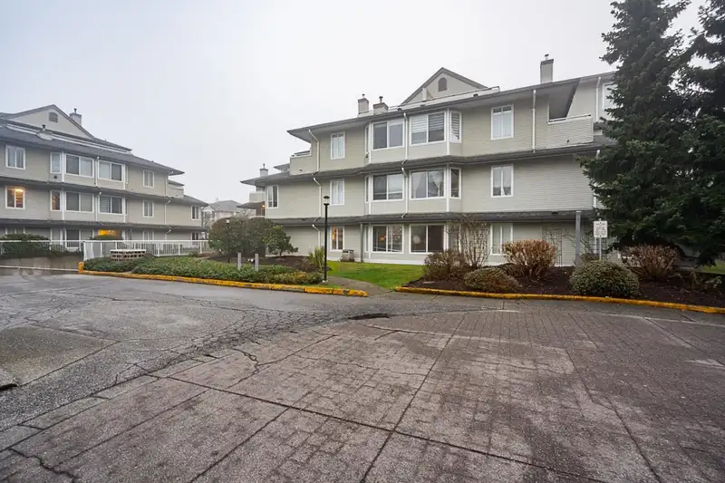 209 12130 80 AVENUE - photo 3 of 29