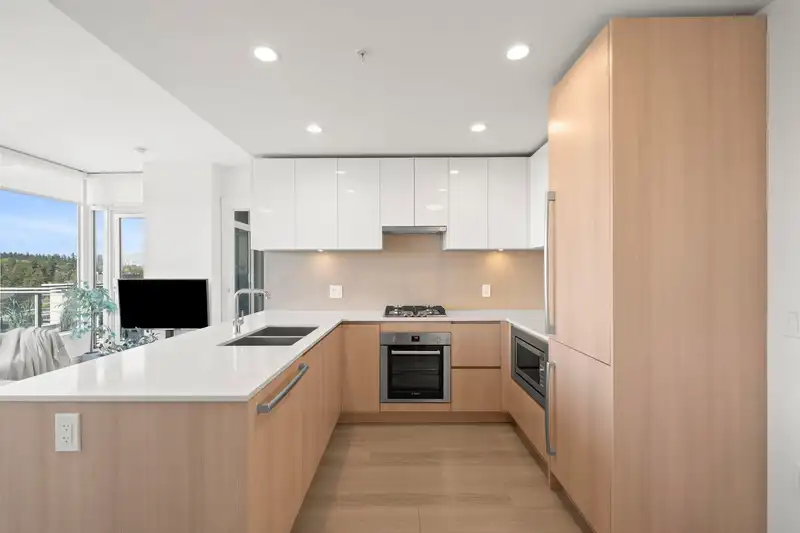 2402 618 CARNARVON STREET - photo 2 of 40