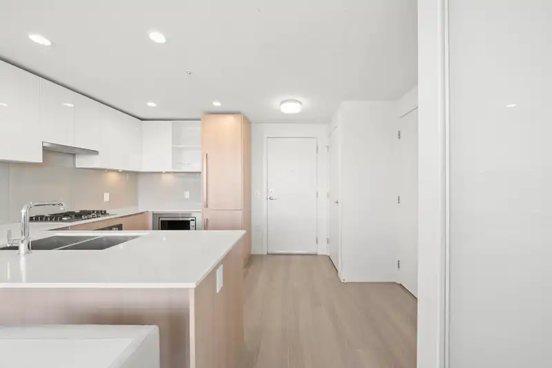 2402 618 CARNARVON STREET - photo 4 of 40