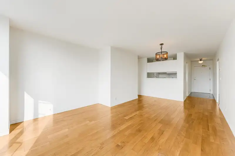 1105 2668 ASH STREET - photo 4 of 21