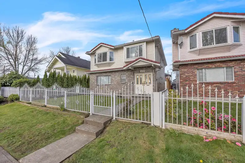 4679 ELGIN STREET - photo 2 of 40