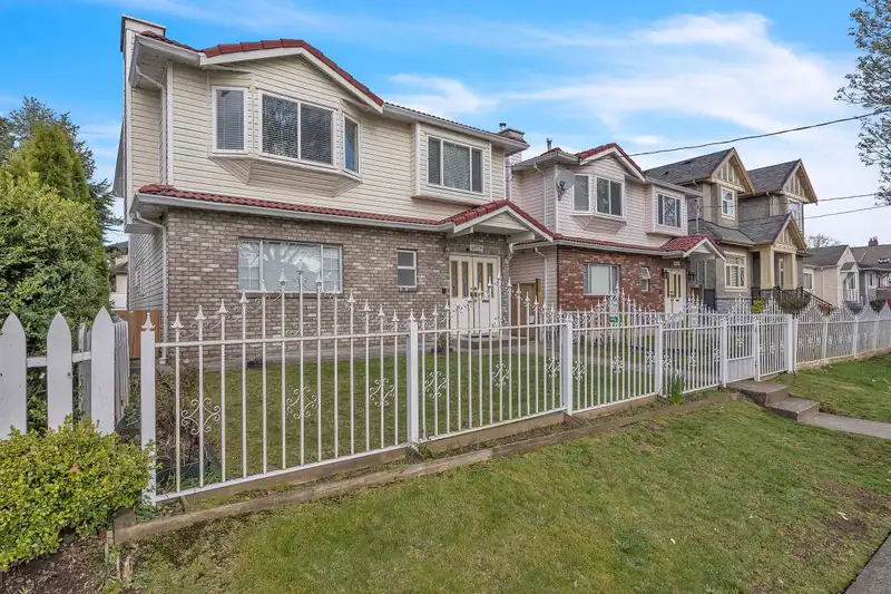 4679 ELGIN STREET - photo 3 of 40