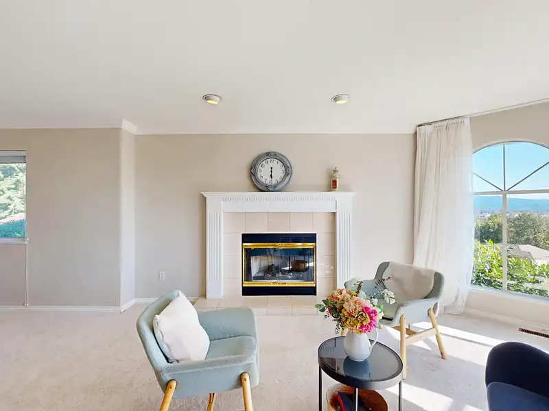 2910 KALAMALKA DRIVE - photo 3 of 40