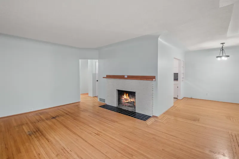 2525 WESTERN AVENUE - photo 3 of 20