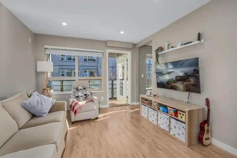 303 1677 LLOYD AVENUE - photo 4 of 29