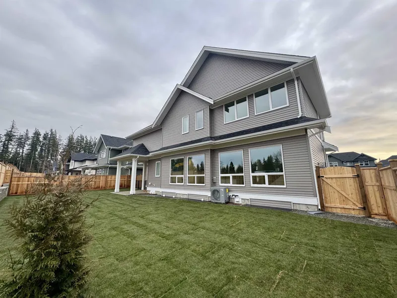 20839 35 AVENUE - photo 2 of 18