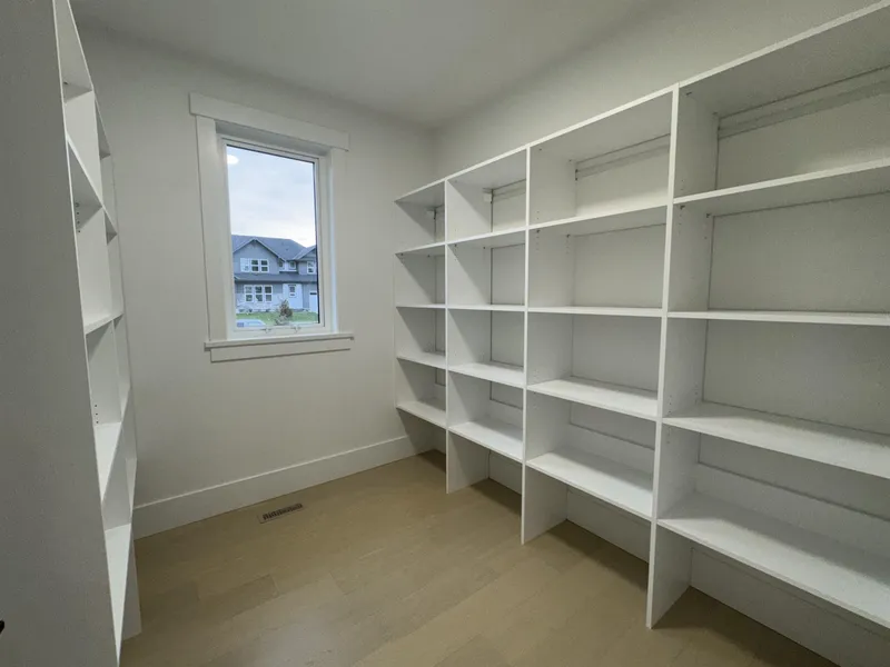 20839 35 AVENUE - photo 4 of 18