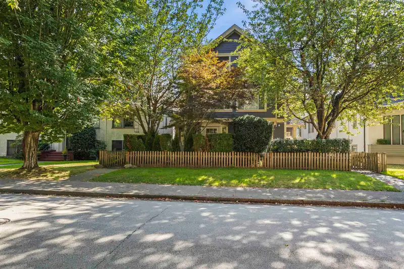 1654 W 10TH AVENUE - photo 3 of 36