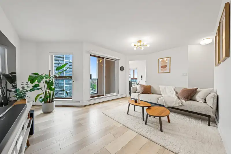 1705 612 FIFTH AVENUE - photo 2 of 38