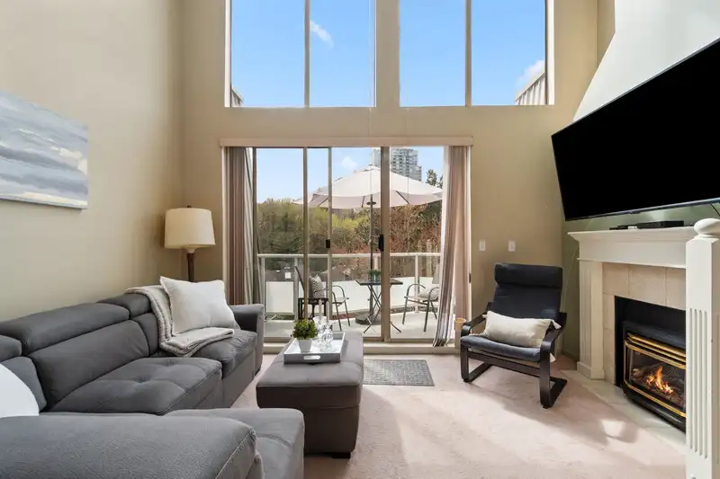 402 60 RICHMOND STREET - photo 1 of 28