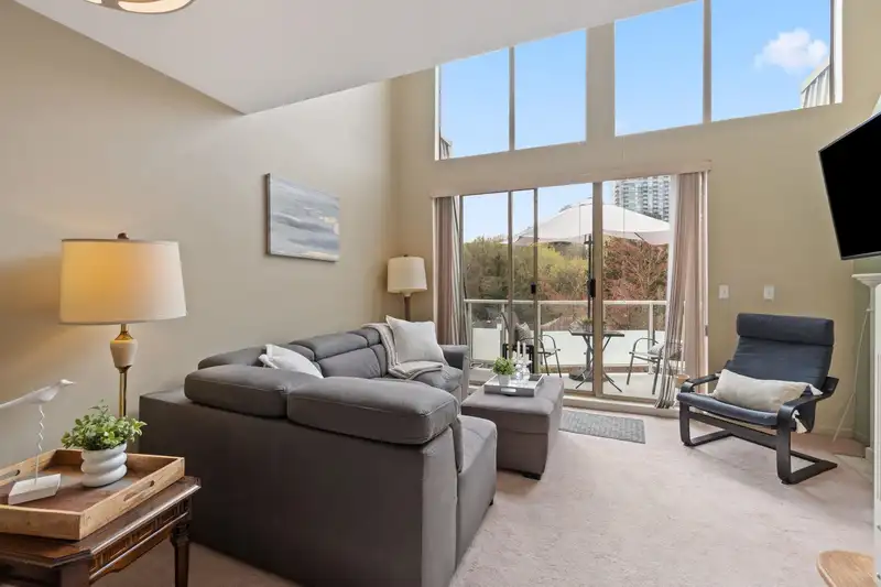402 60 RICHMOND STREET - photo 3 of 28