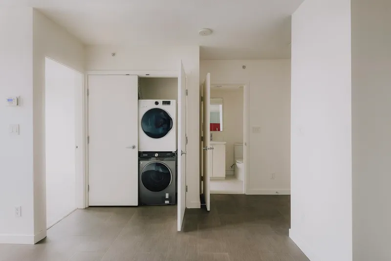 609 66 W CORDOVA STREET - photo 3 of 24