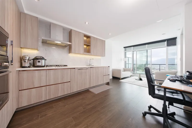 4806 4730 LOUGHEED HIGHWAY - photo 4 of 21