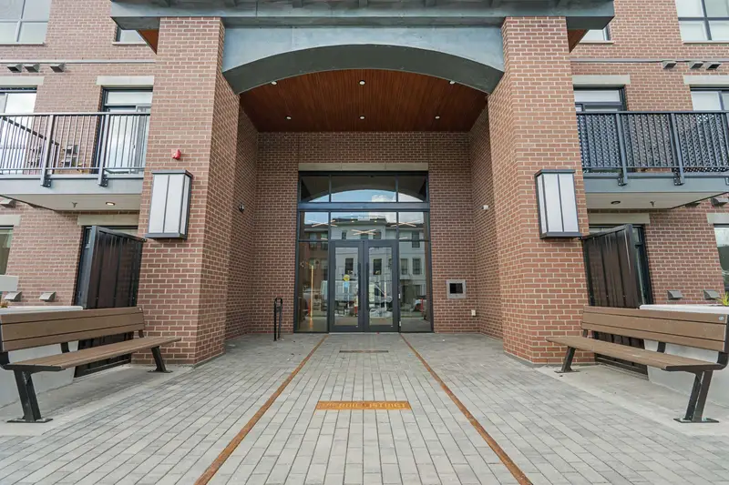 103 2771 MONTROSE AVENUE - photo 1 of 25