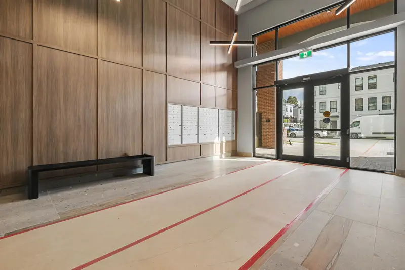 103 2771 MONTROSE AVENUE - photo 3 of 25