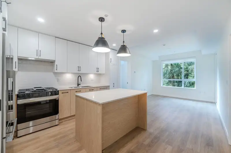 206 27249 ALDERGROVE TOWN CENTRE DRIVE - photo 4 of 29