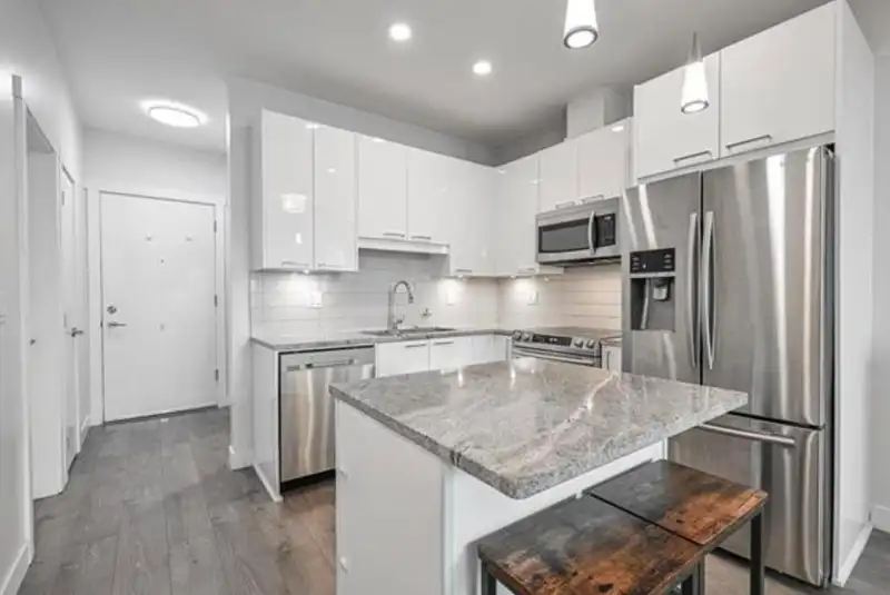 503 20696 EASTLEIGH CRESCENT - photo 4 of 20