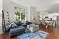 303 1375 VIEW CRESCENT - thumbnail 5