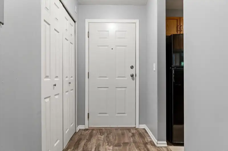 233 32830 GEORGE FERGUSON WAY - photo 3 of 29