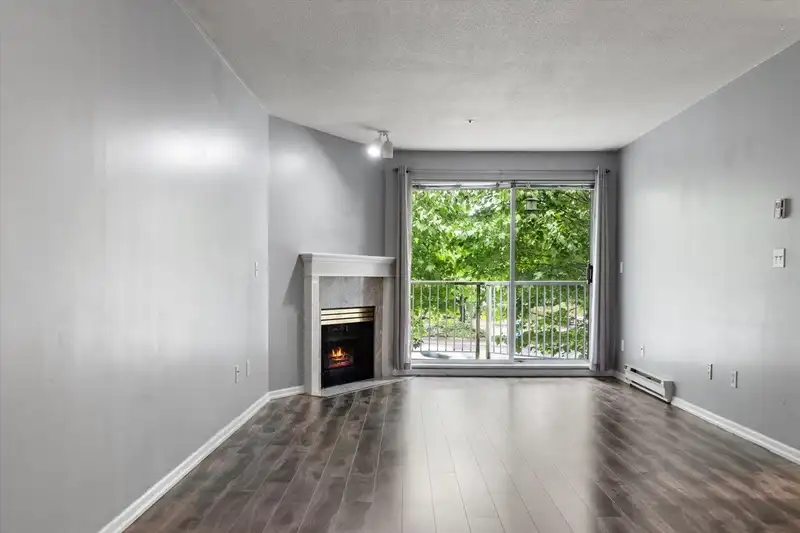233 32830 GEORGE FERGUSON WAY - photo 4 of 29