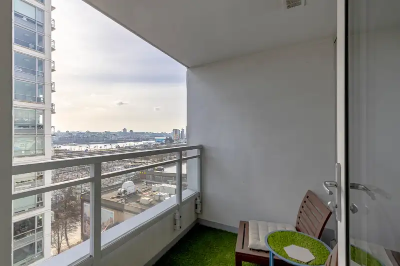 1201 188 KEEFER STREET - photo 4 of 22