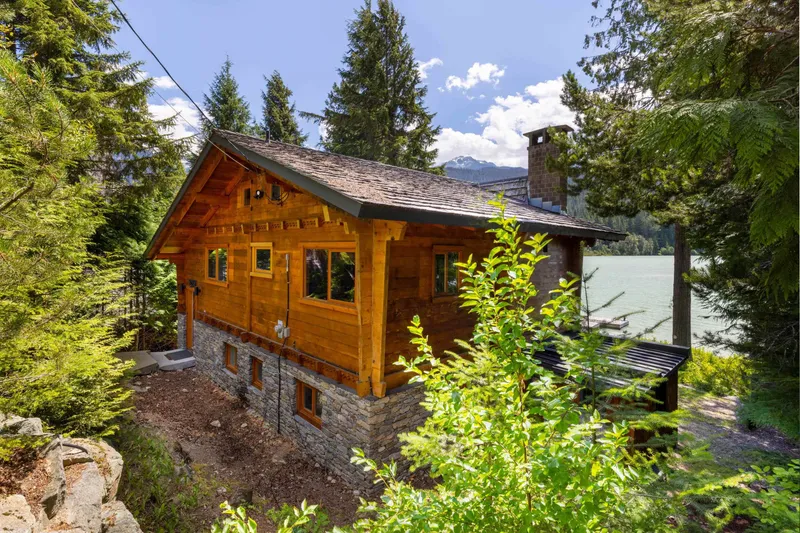 9249 LAKESHORE DRIVE - photo 3 of 25